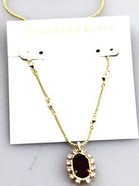 Kendra Scott necklace